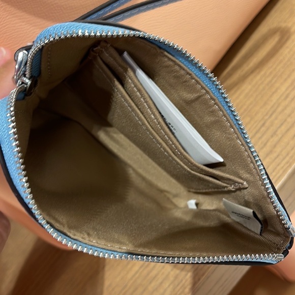 Coach Corner Zip Wristlet
Silver/POWDER BLUE - Picture 8 of 16